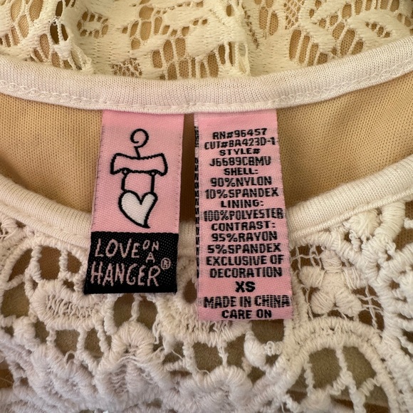 Lace Bodysuit with button opening - size XS - Picture 8 of 12